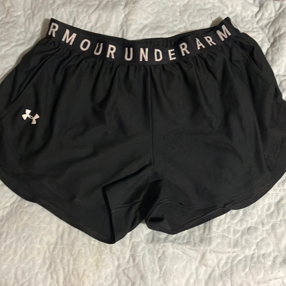 Black under armor shorts - Picture 1 of 6